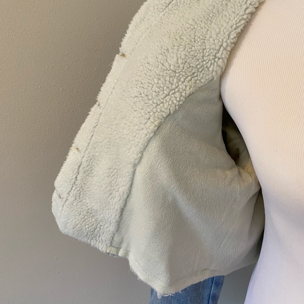 Last New Crop Denim Jean Jacket Frayed Sherpa Inner Fur Long Sleeve Premium - Picture 8 of 10